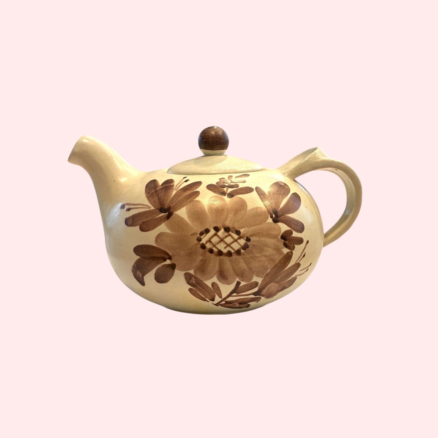 Kupittaan-savi-teekannu-kukka