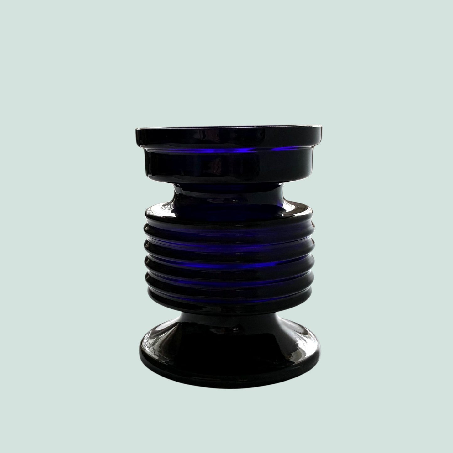 Nuutajarven-lasi-maljakko-hillevi-asikainen