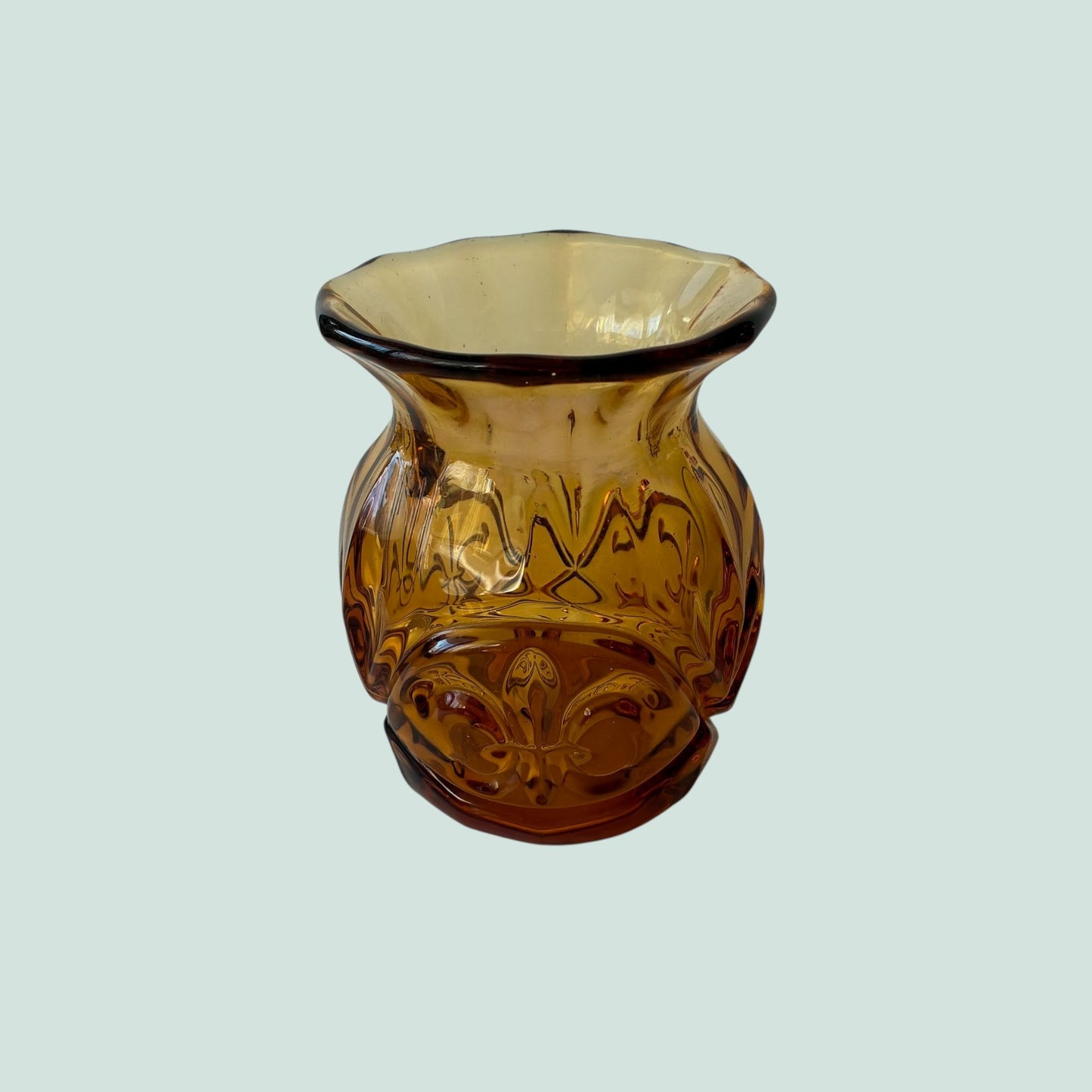 Riihimäki glass small vase with fleur-de-lys pattern