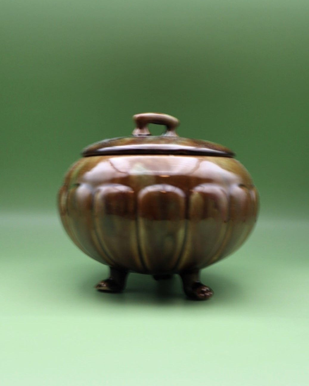 kupittaan-savi-karkkipurkki