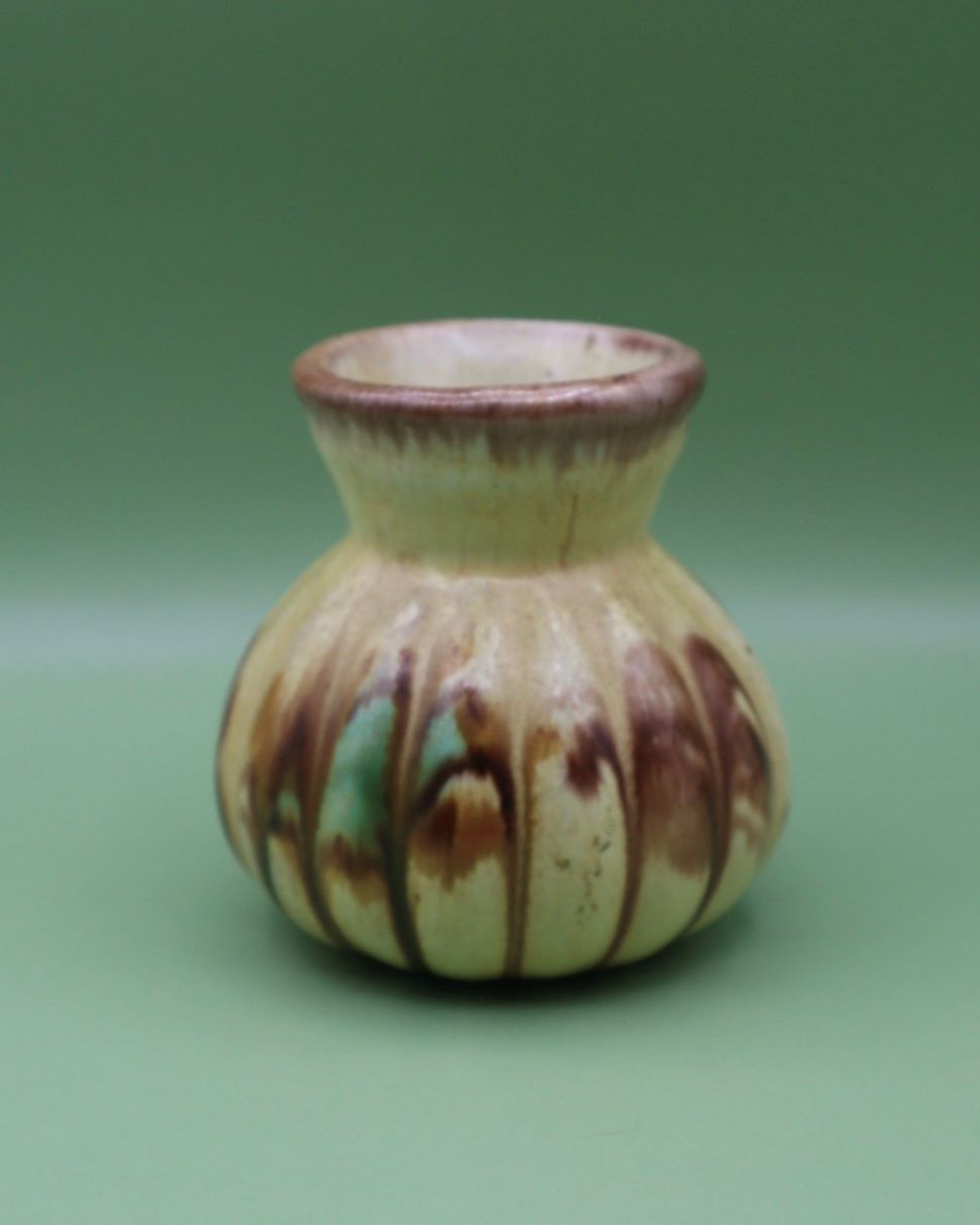 kupittaan-savi-pieni-maljakko