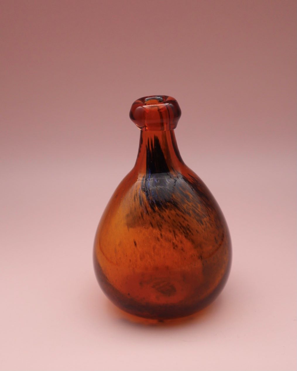 muurla-taidelasipullo-signeerattu