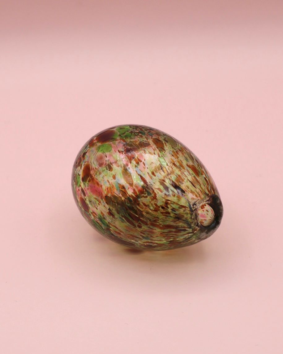Nuutajärvi glass decorative egg Kerttu Nurminen
