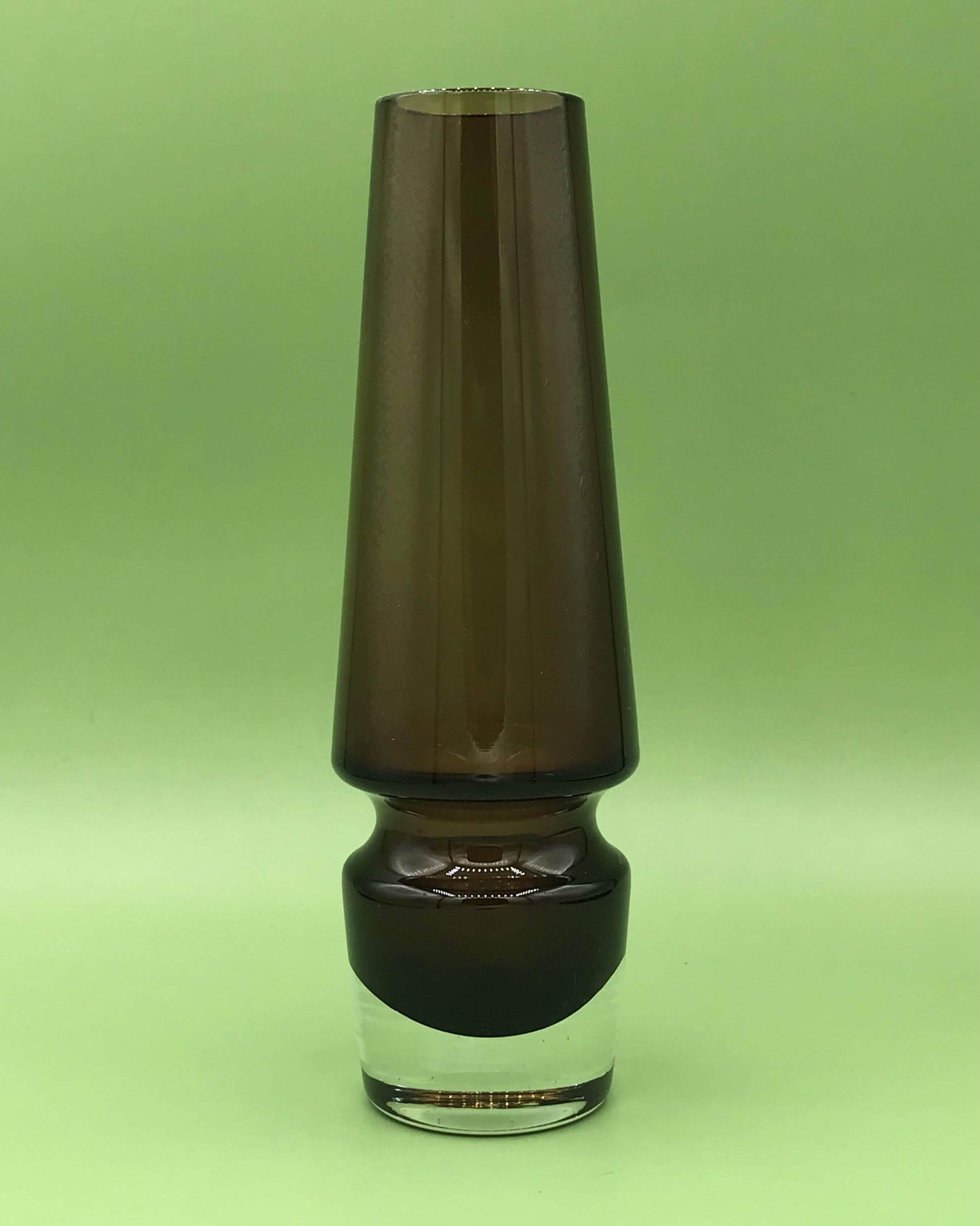 riihimaen-lasi-maljakko-ruskea