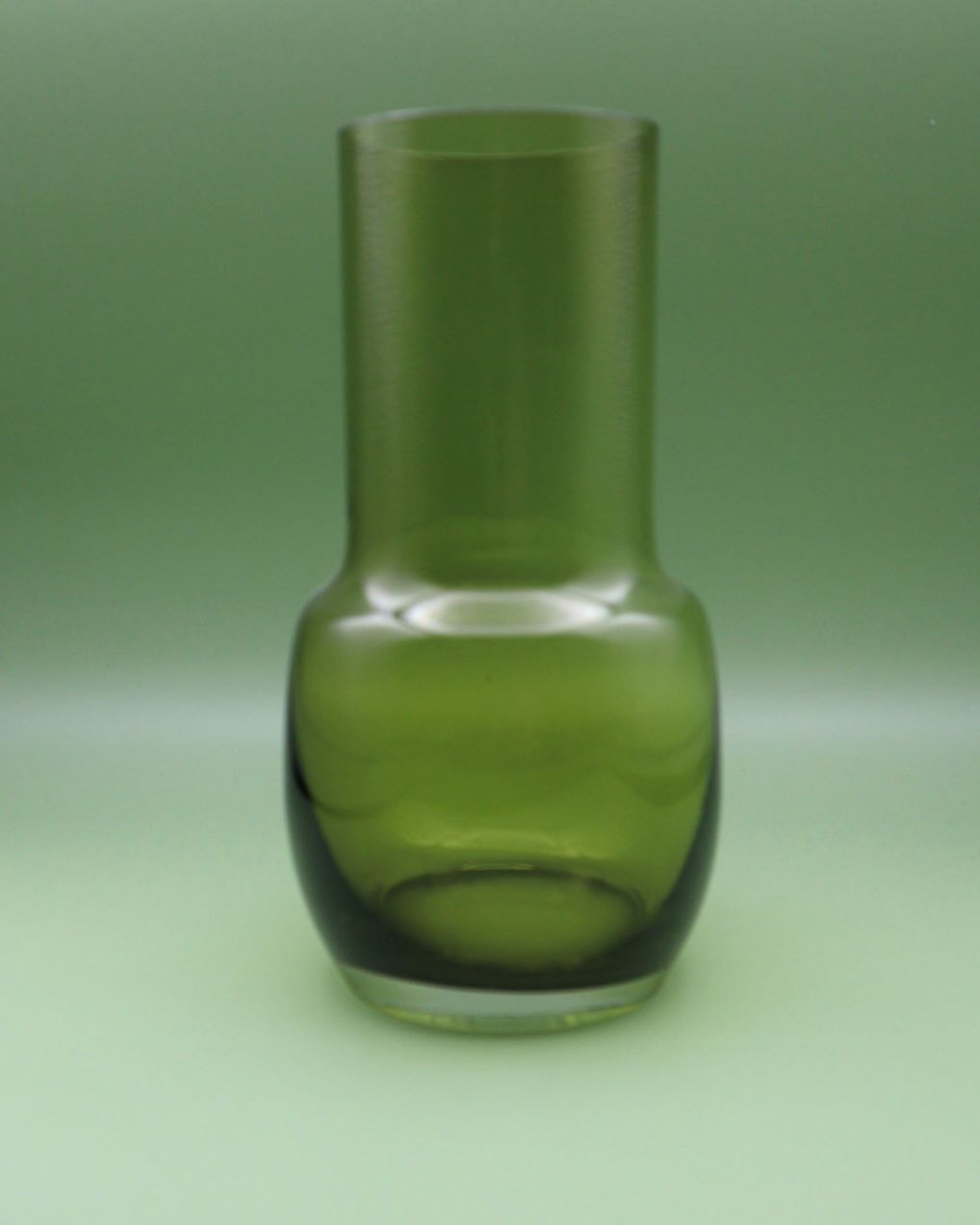 riihimaen-lasi-oliivinvihrea-maljakko