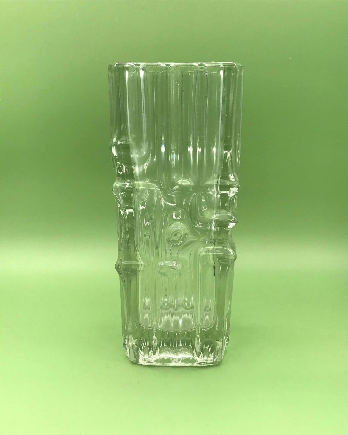 sklo-lasimaljakko-kirkas