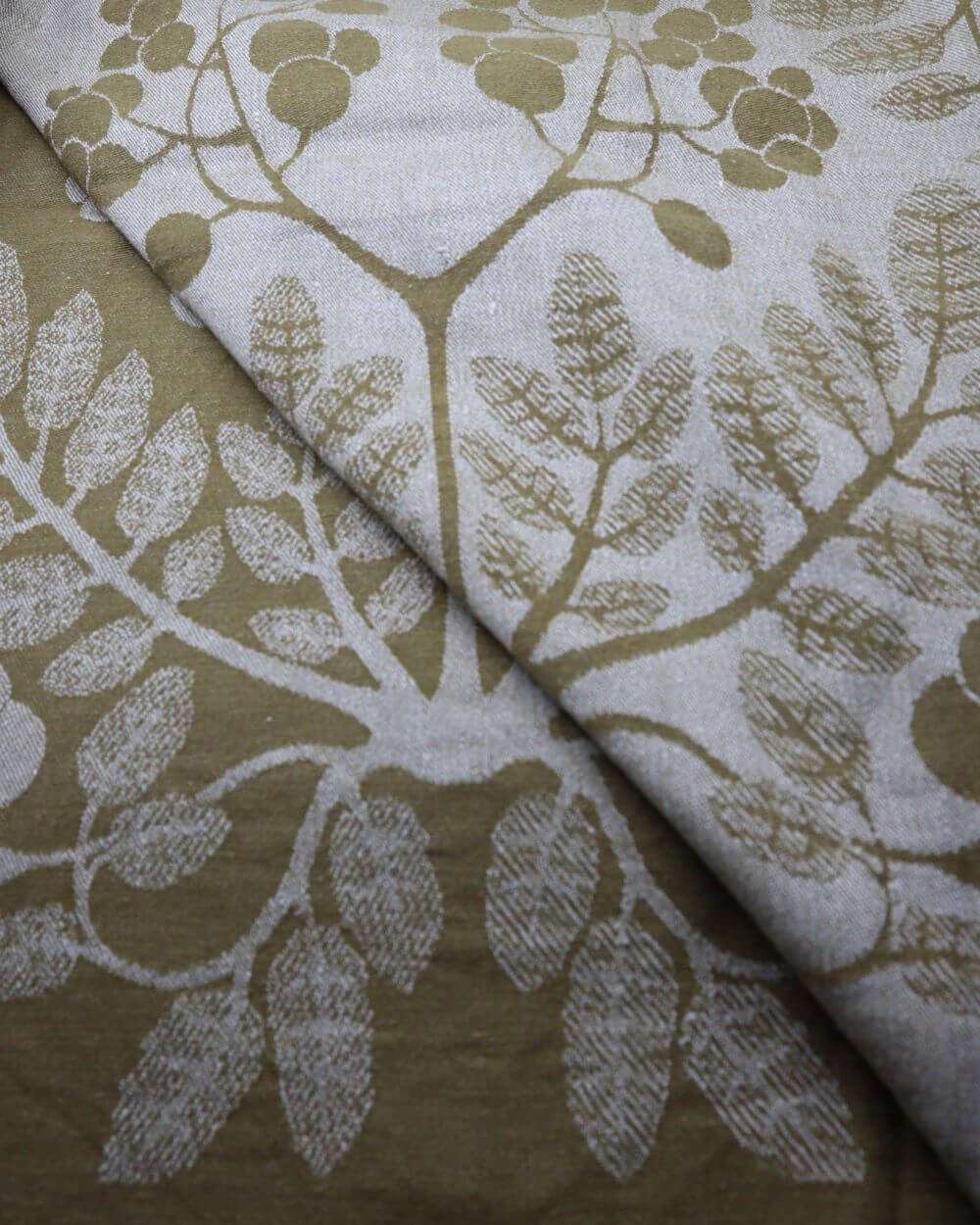 tampella-pihlajanmarja-poytaliina-ruskea