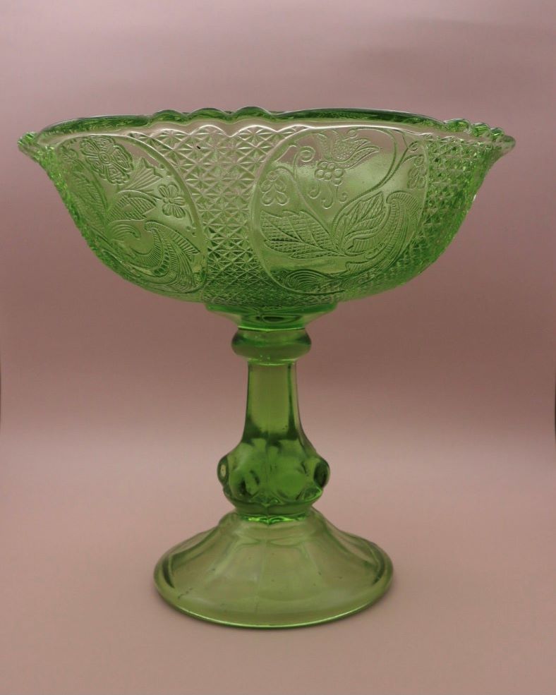 vanha-vihrea-suuri-jalallinen-tarjoilukulho-lasia