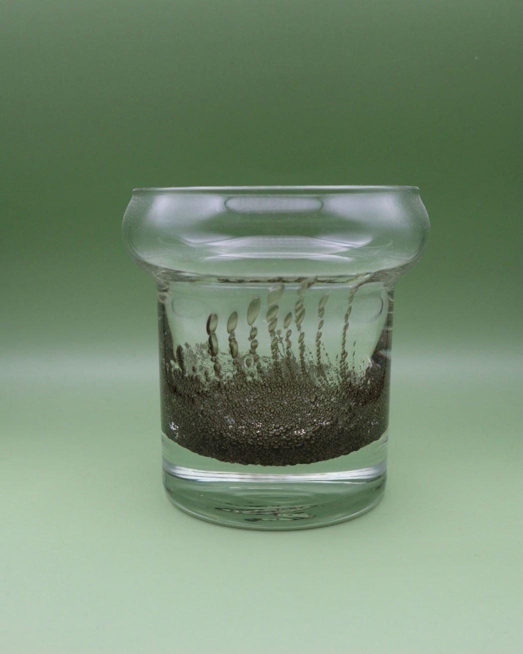 nuutajarven-lasi-kanerva-maljakko-signeerattu