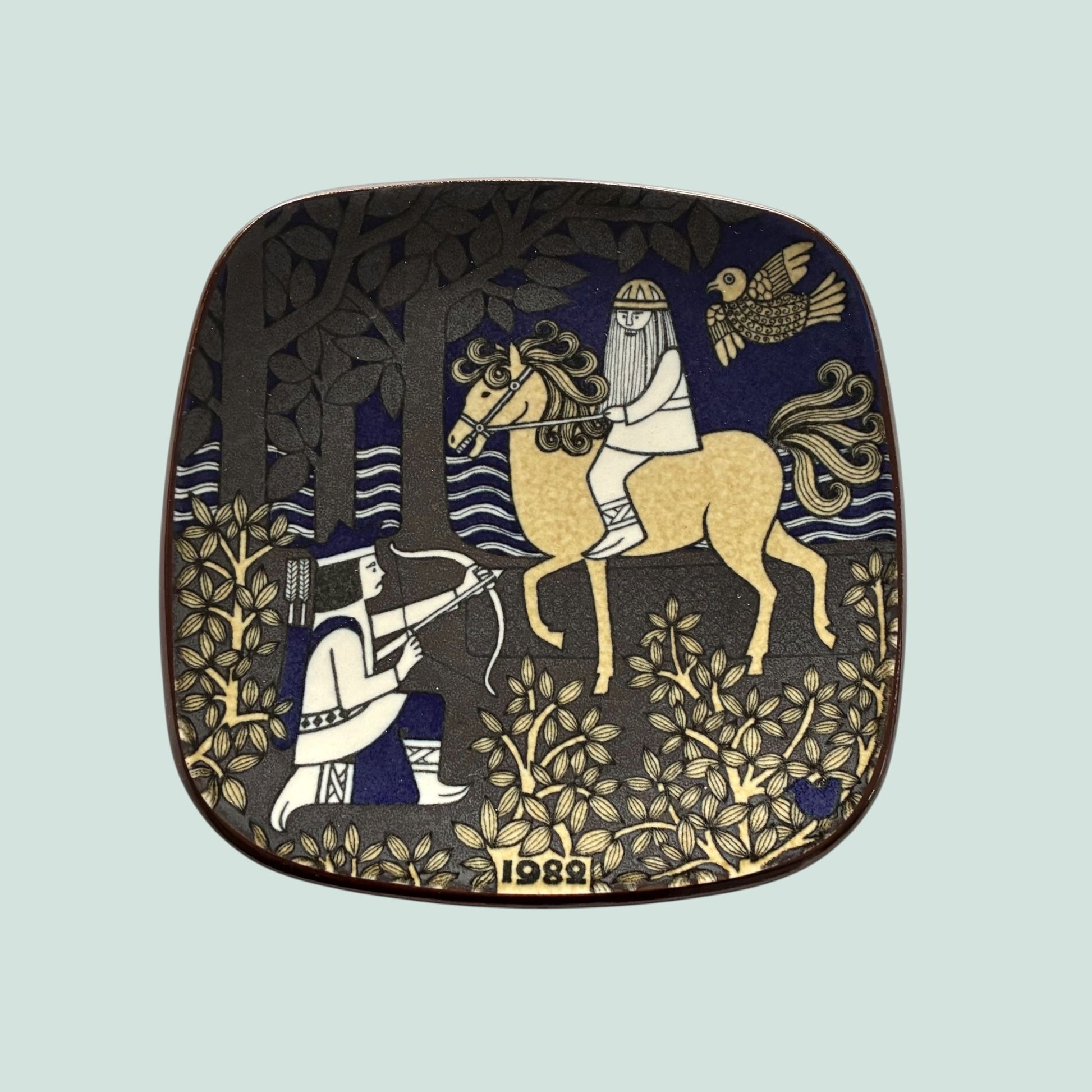 Arabia-Kalevala-vuosilautanen-1982