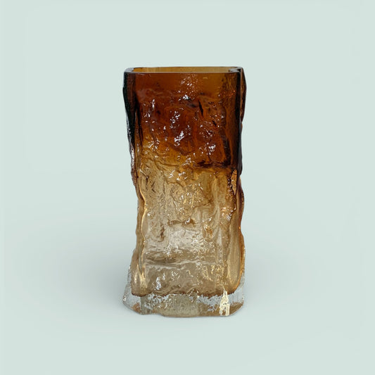 Kumela-kallio-maljakko-ruskea