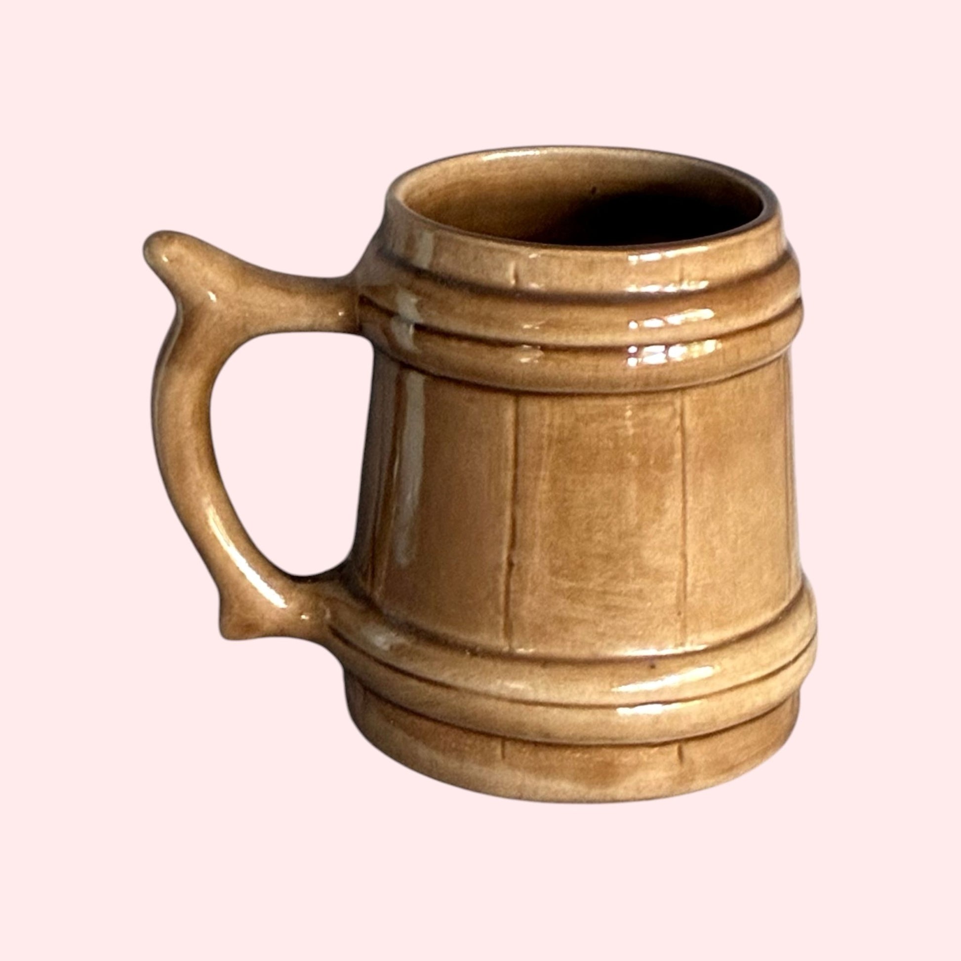 Kupittaan-savi-beige-tuoppi-okki-laine