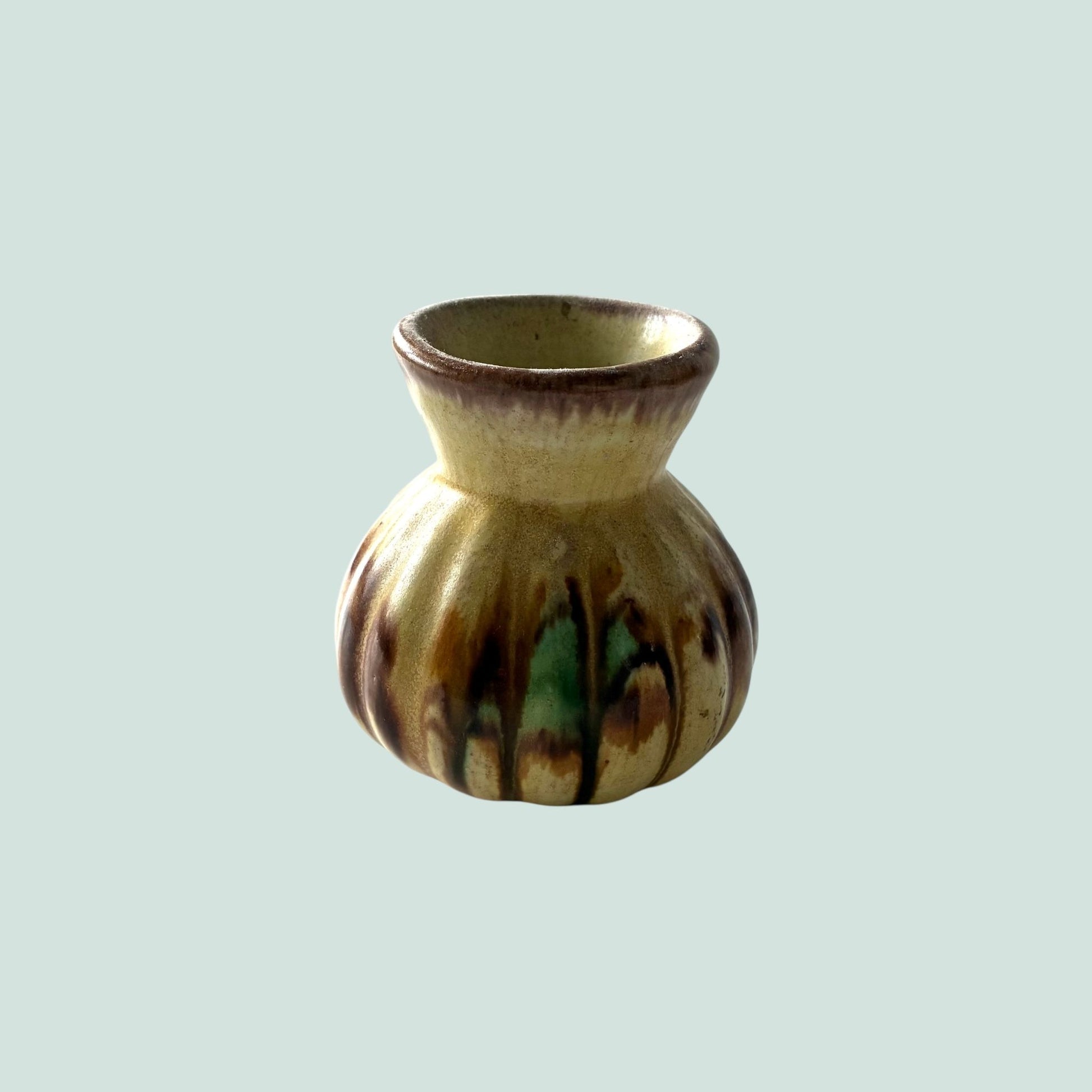 Kupittaan-savi-maljakko_pieni