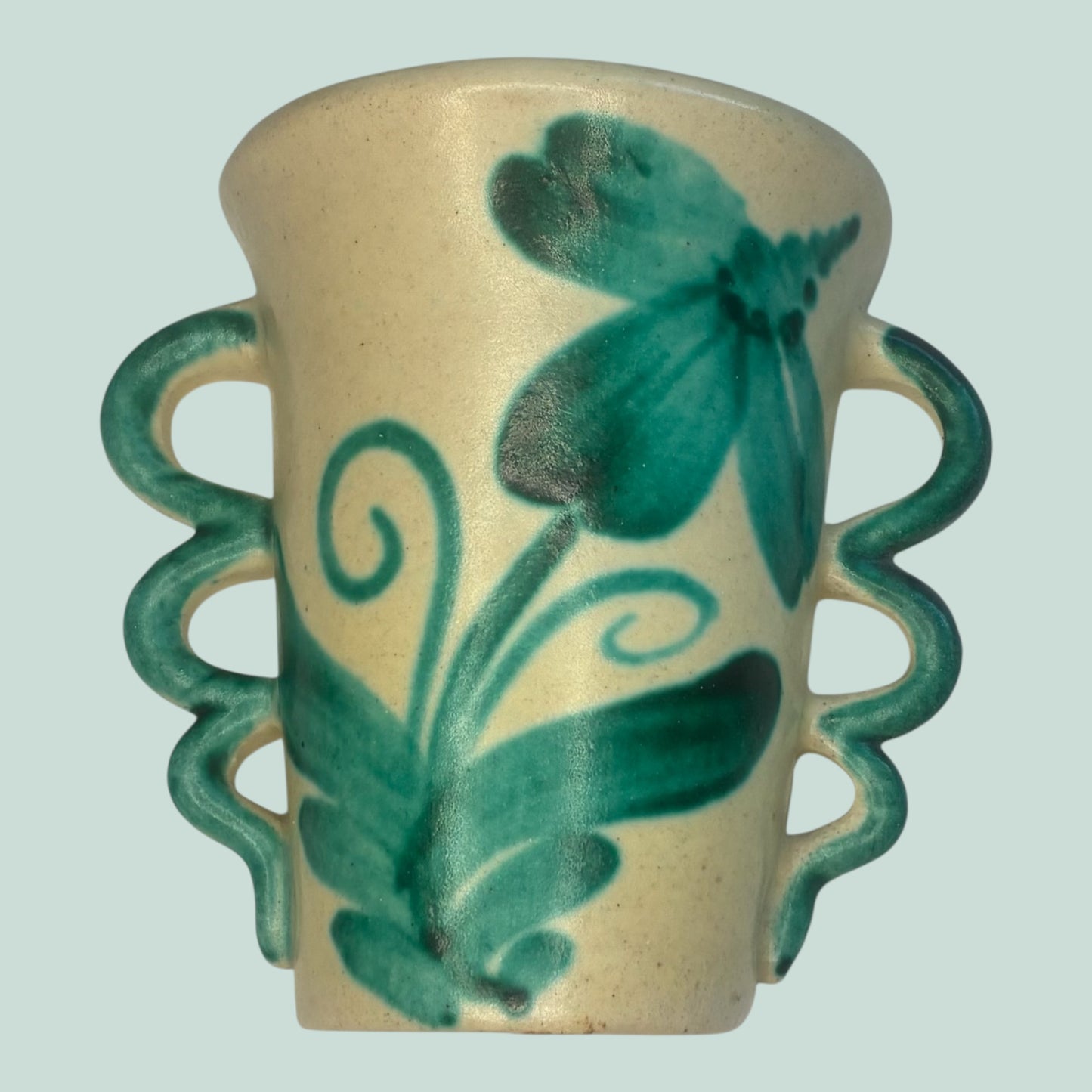 kupittaan-savi-seinamaljakko