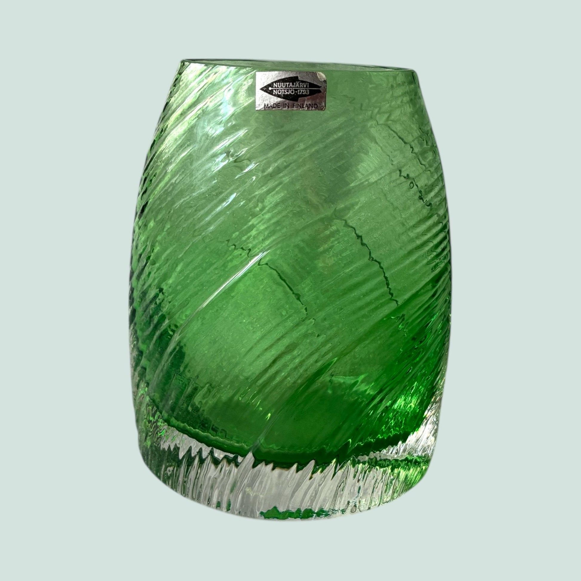 Nuutajarven-lasi-maljakko-1407-pieni-vihrea