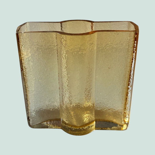 Riihimaen-lasi-railo-maljakko