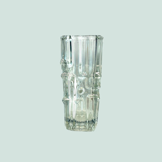 Sklo-vase-clear