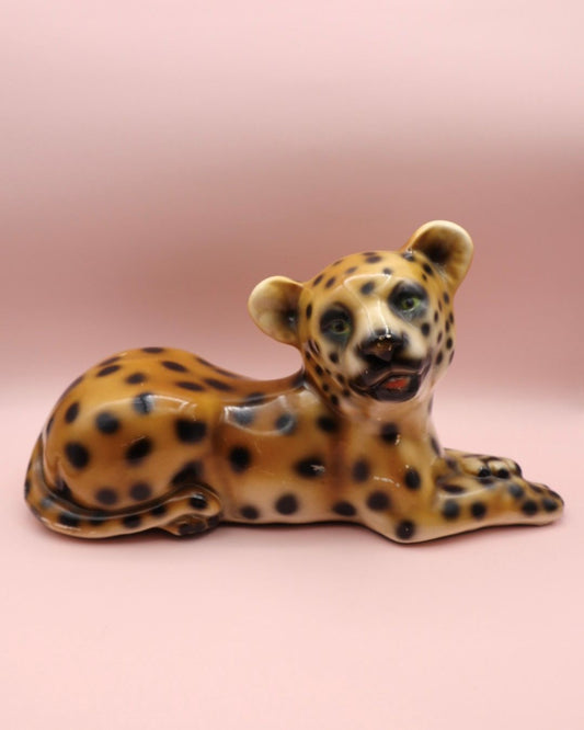 vintage-cheetah-figurine