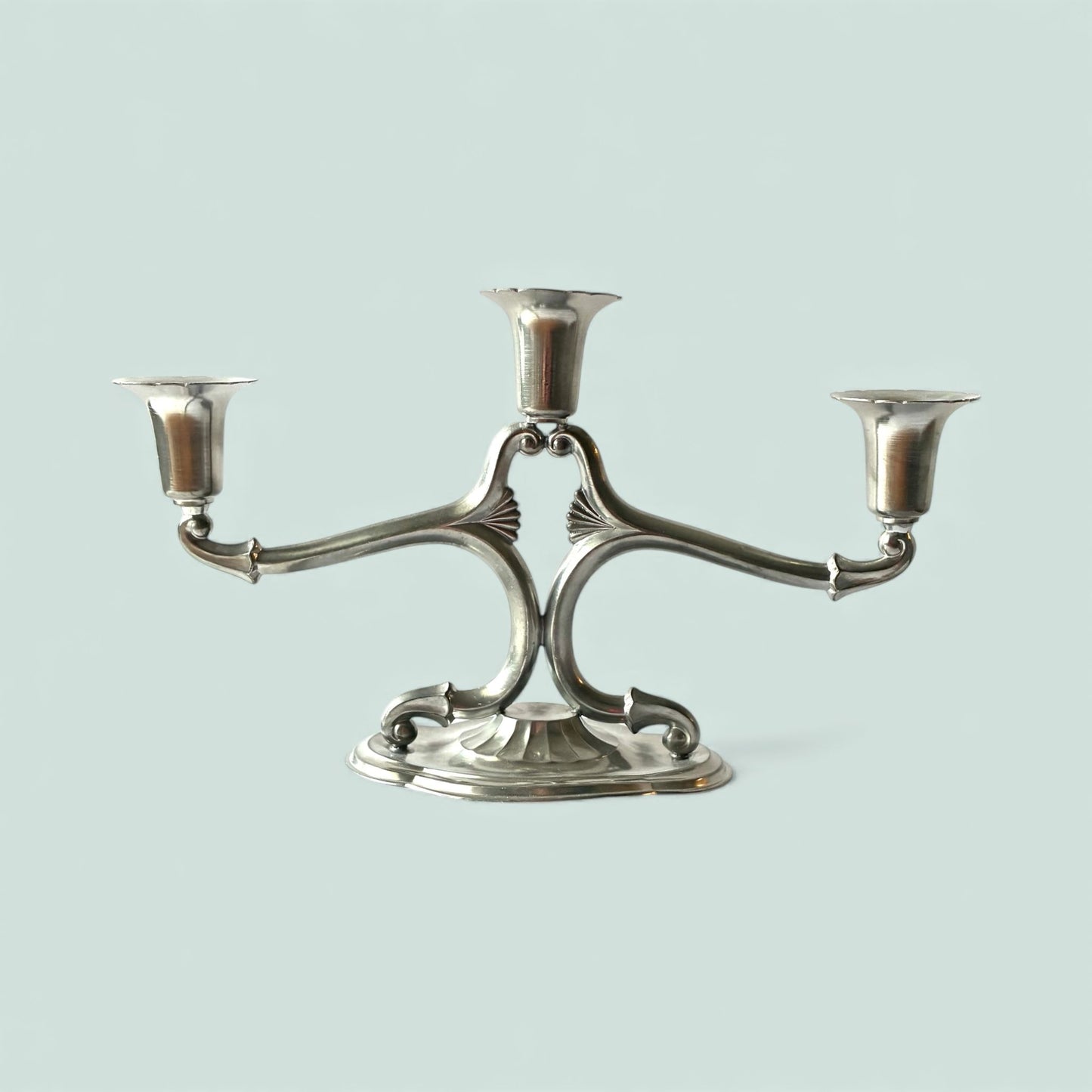 svensk-tenn-kynttelikko