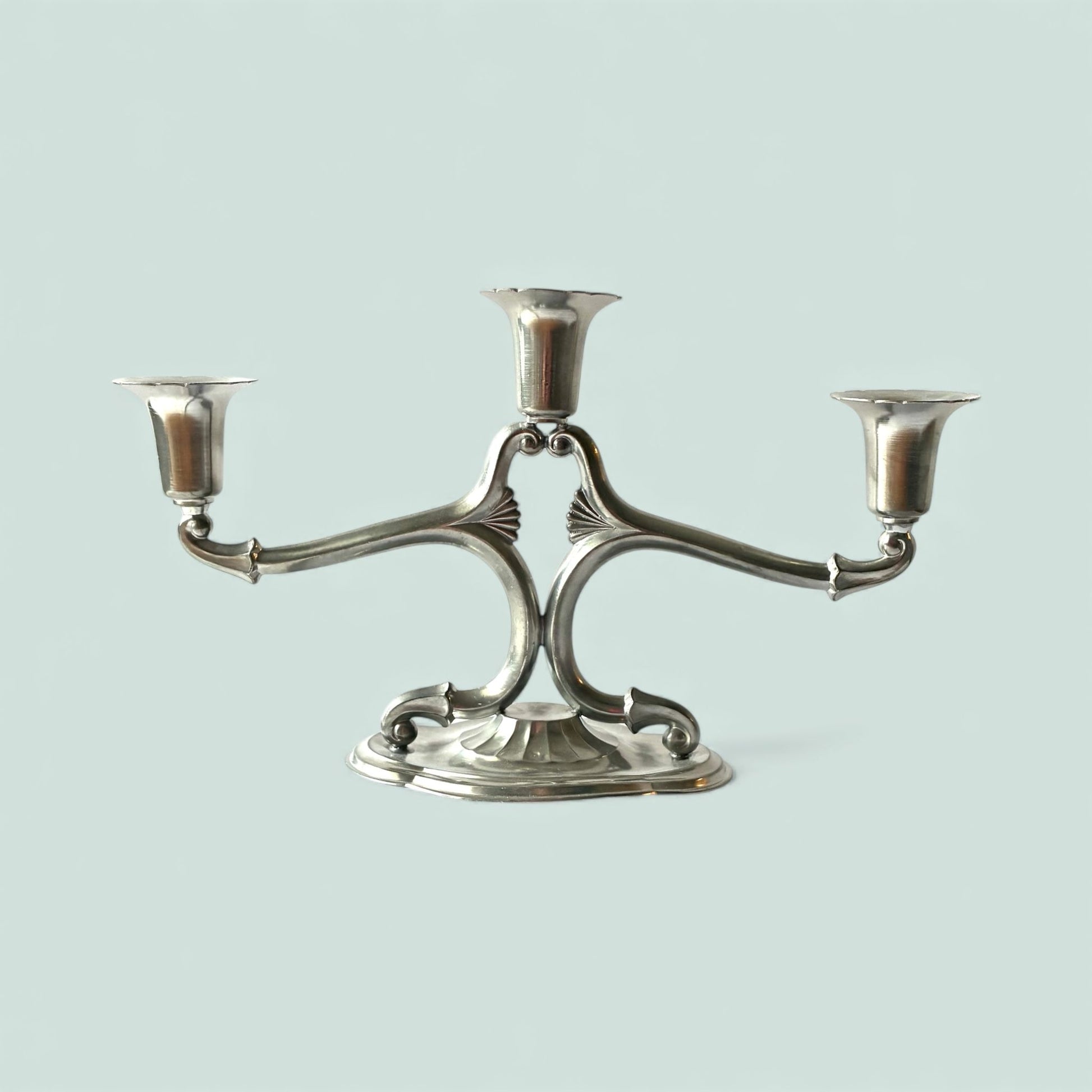 svensk-tenn-kynttelikko