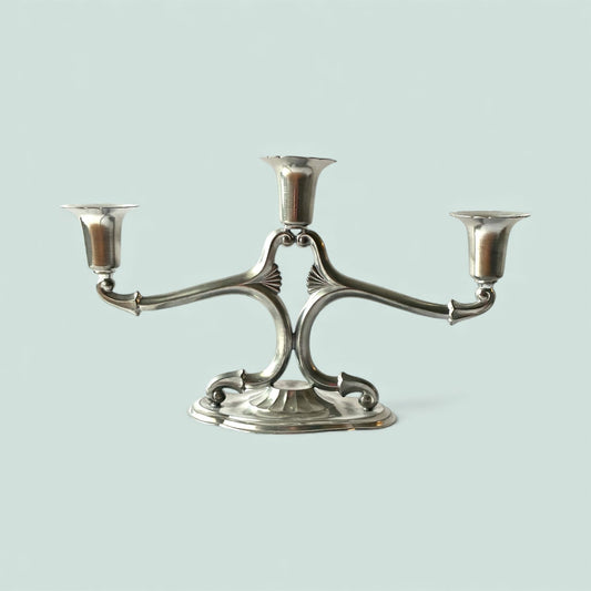 svensk-tenn-kynttelikko